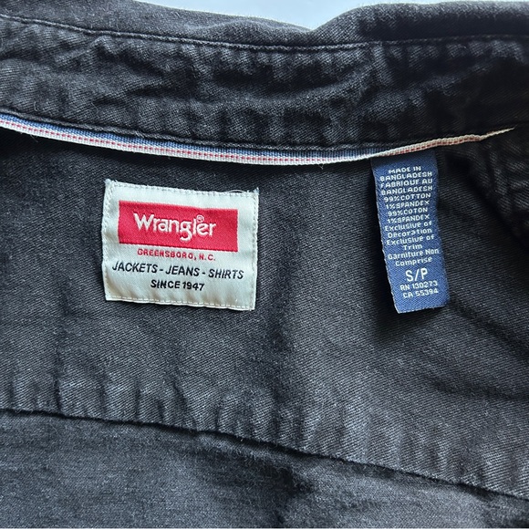 Wrangler Women's Black Denim Shirt - Picture 8 of 9